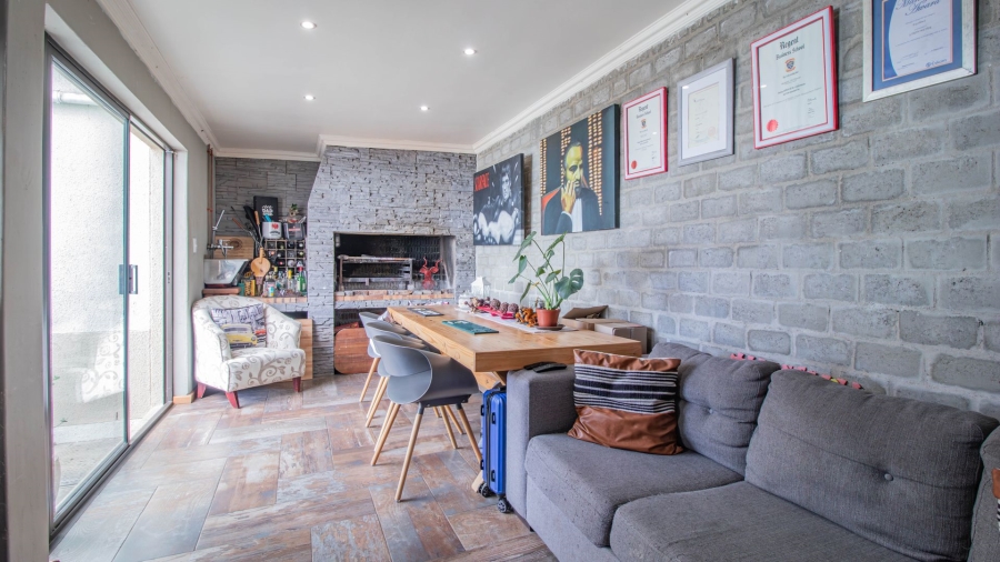 2 Bedroom Property for Sale in Victoria Park Western Cape